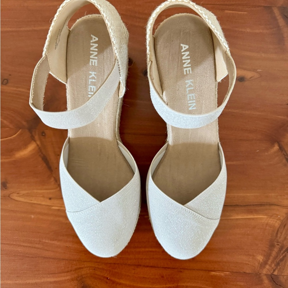 Anne Klein Zuri Wedge Heel Espadrilles Size 9